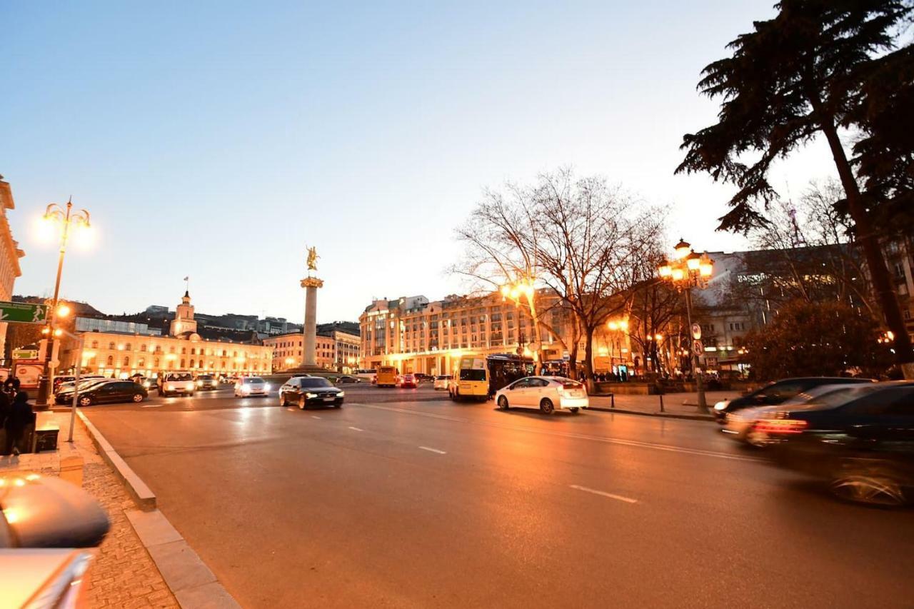 Freedom Square Apartment Тбілісі Екстер'єр фото